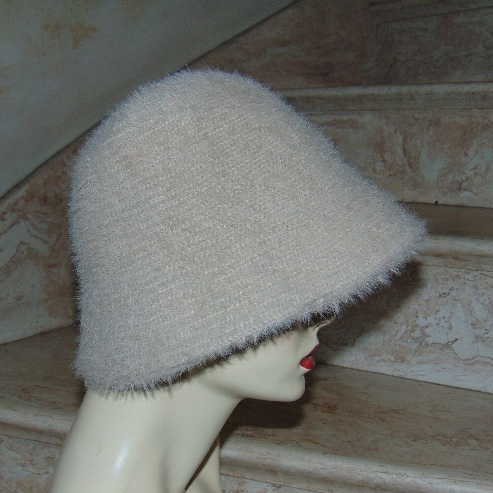 RARE Hansel From Basel Bucket Hat Creme Woman's Fuzzy Y2K Winter Cabin Classic